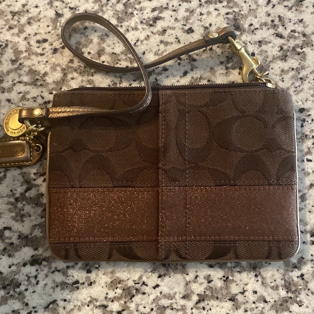 Coach Mini - Picture 2 of 2